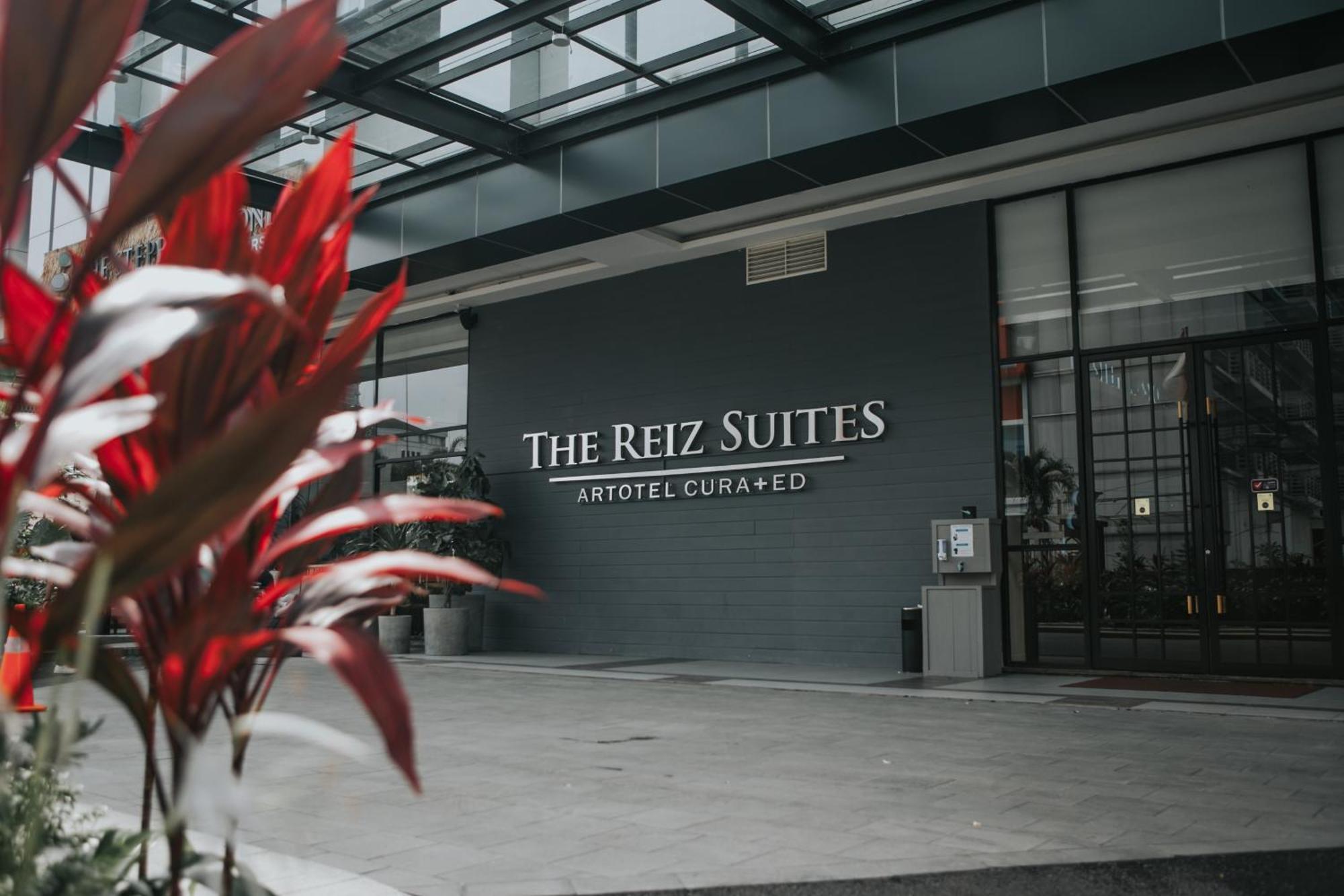 The Reiz Suites, Artotel Curated 棉兰 外观 照片